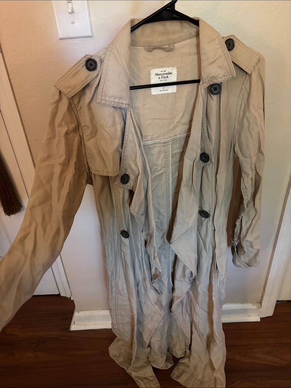Abercrombie & Fitch Women's Tan Long Trench Coat